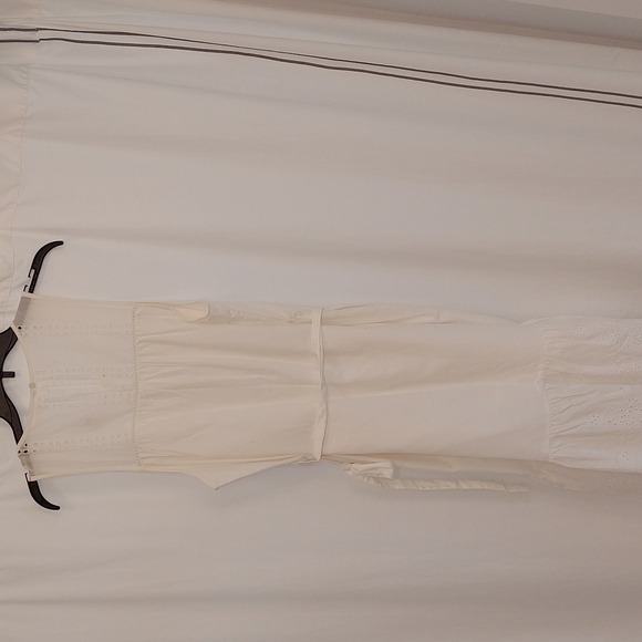 Gap eyelet dress with keyhole closure - Picture 4 of 4